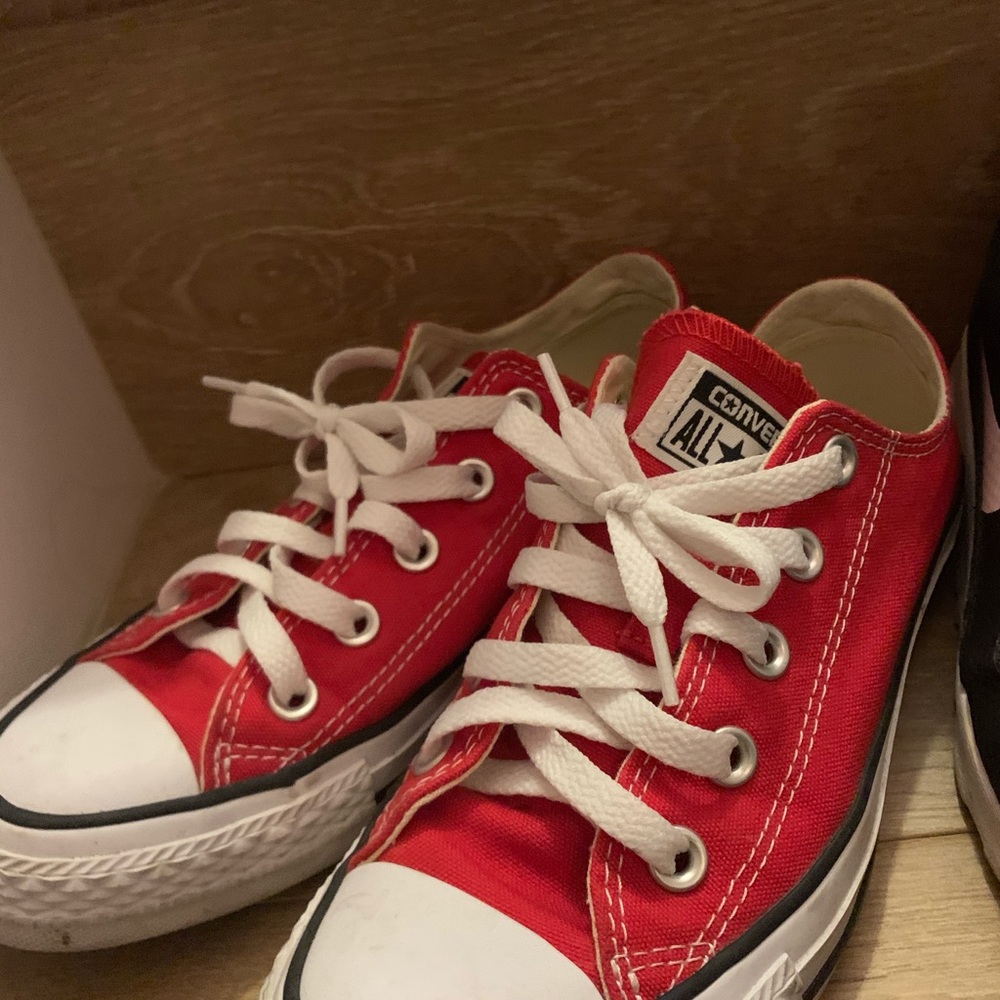 converse - Picture 2 of 2
